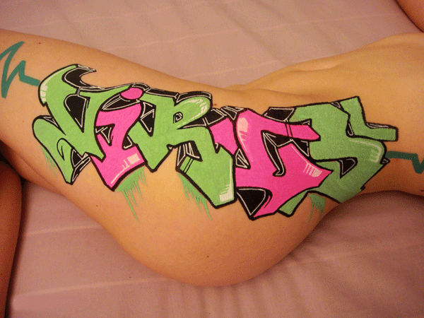 Sexy Graffiti Girl: Close Up